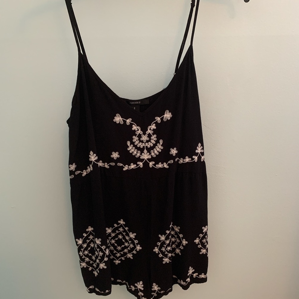 Embroidered romper - Picture 2 of 2